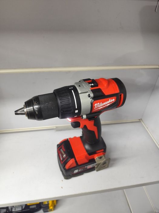 Milwaukee M18 BLDD2 безщітковий акумуляторний шуруповерт Мілвоке оригінал