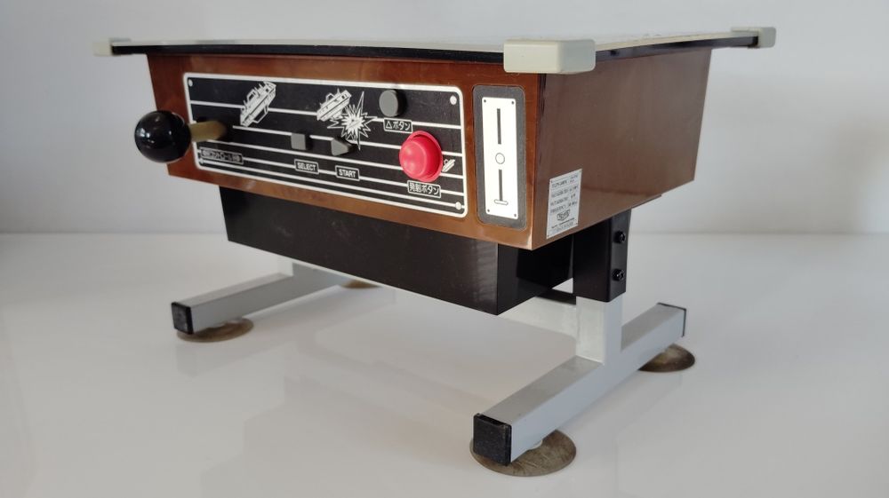 Taito space invaders - stół do gry