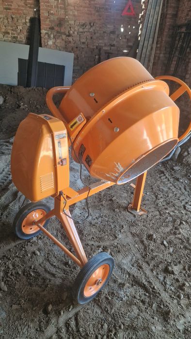 Betoniarka Kraft&Dele  230V 1350W 230l