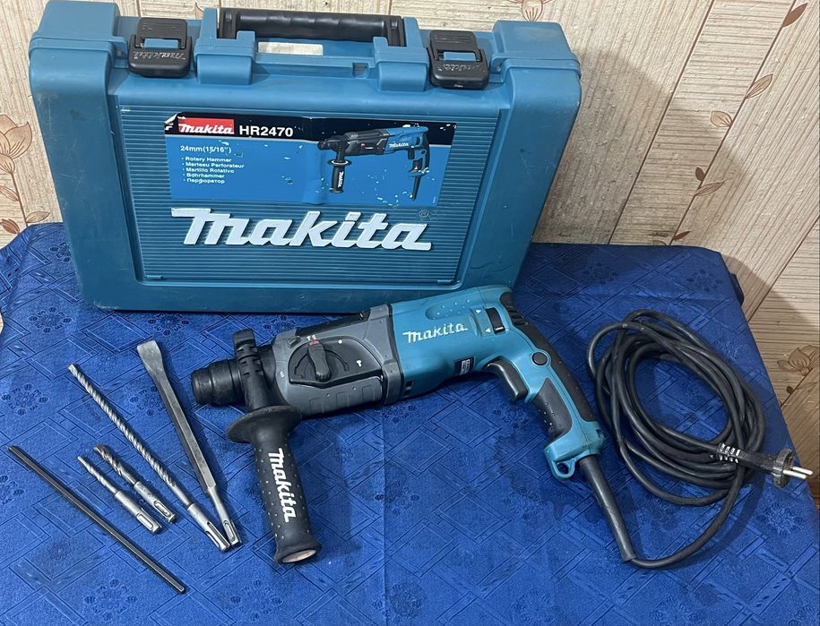 Makita HR2470 Перфоратор 780Вт 2.4Дж Кейс + Бури