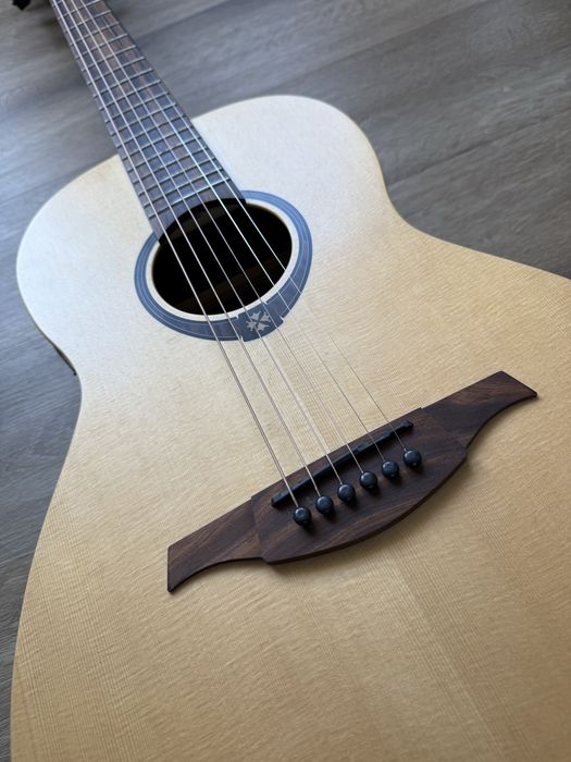Guitarra acústica LAG T270PE