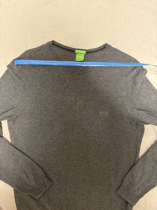 Продам светер чоловічий оригінальний від Hugo Boss р. М-л
