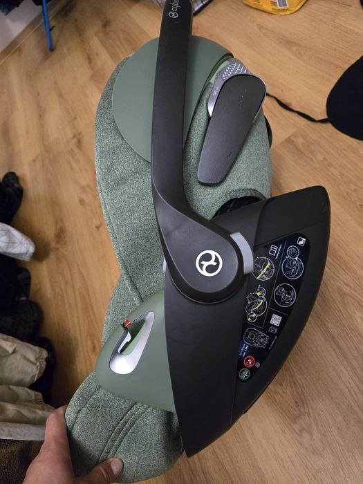 Автокрісло Cybex Cloud T i-Size  leaf green