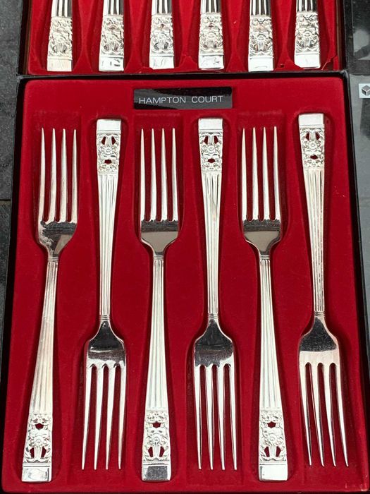 Вінтажні посріблені англійскі набори ONEIDA COMMUNITY