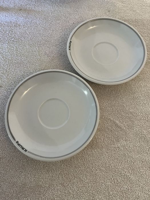 2 pratos de cafe/sobremesa krups