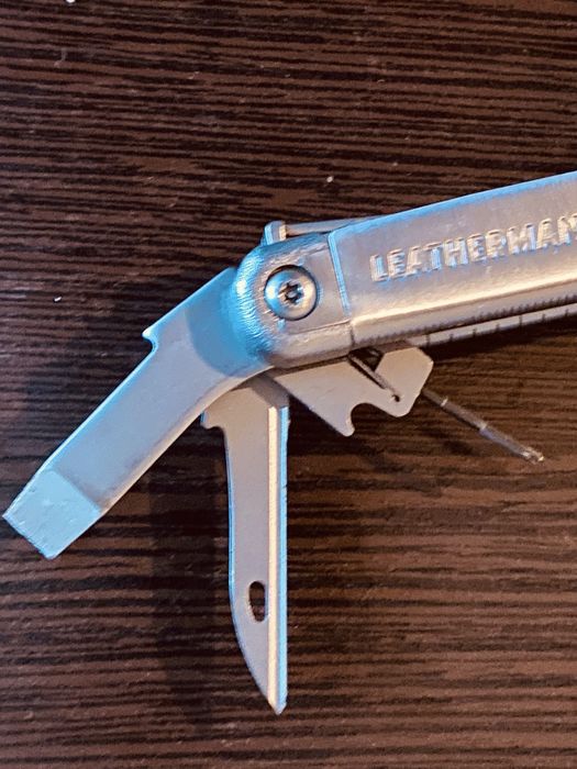 Мультитул Лезерман Сурдж