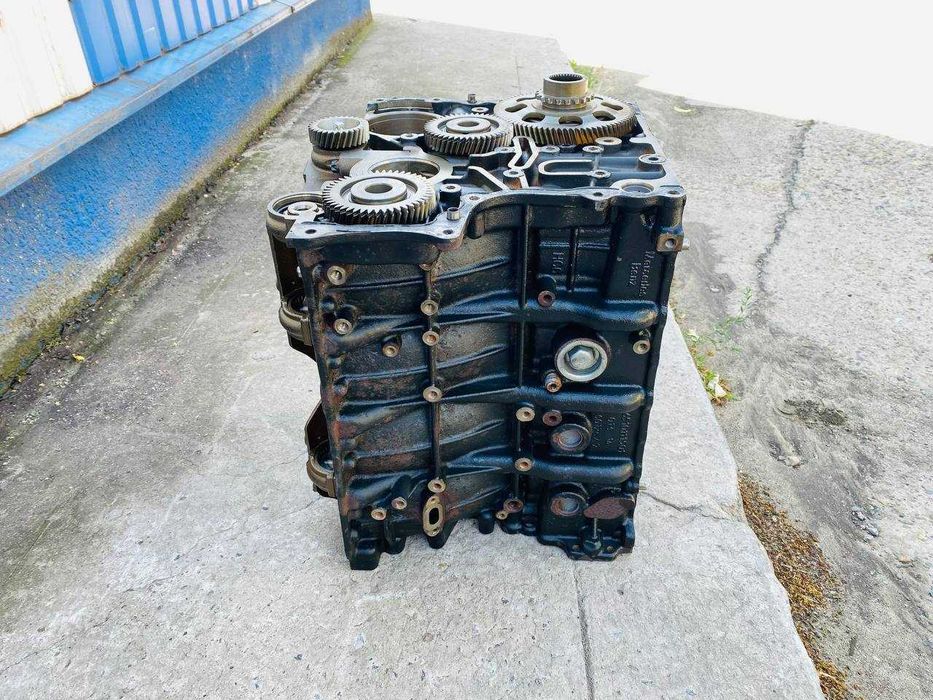 Двигатель Ом 651 2.2 Спринтер 2017 блок цилиндров Sprinter 651.955 низ