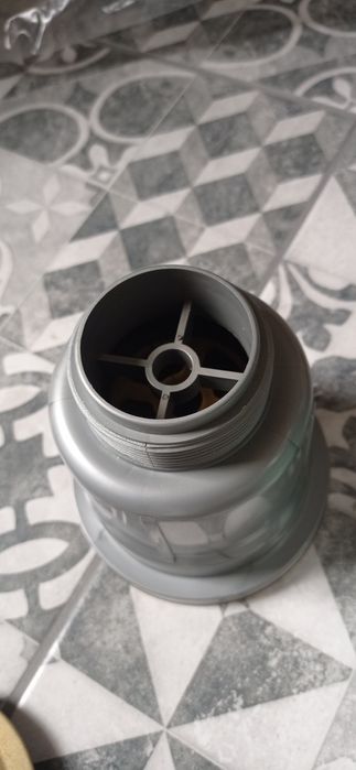 Złote i Srebrne sitko do zlewu zlewozmywaka z sitkiem