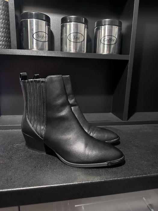 Козаки Bershka челси