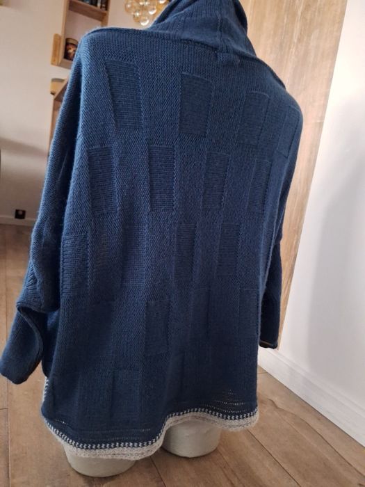 Sweterek Fobya oversize uniwersalny niebieski stan jak nowy
