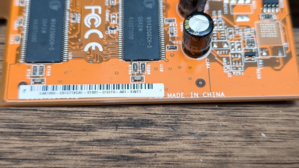 Placa gráfica ASUS ATI 256