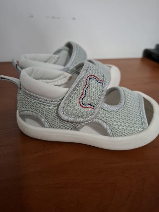 Sandałki rozmiar 23