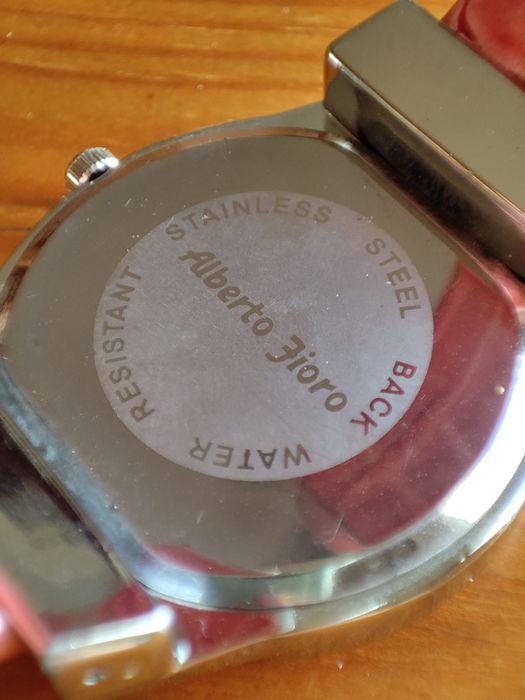 Relógio Rosa com Brilhantes