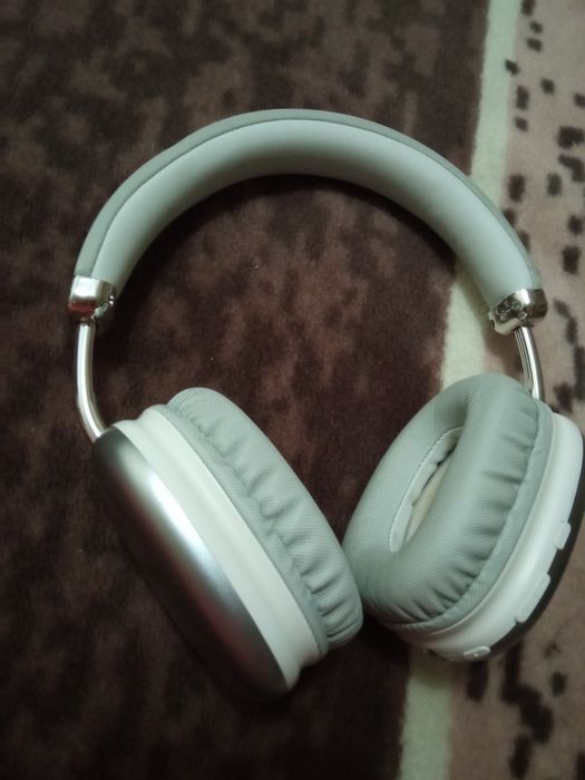 Наушники hoco! Состояние хорошее, нюанс!