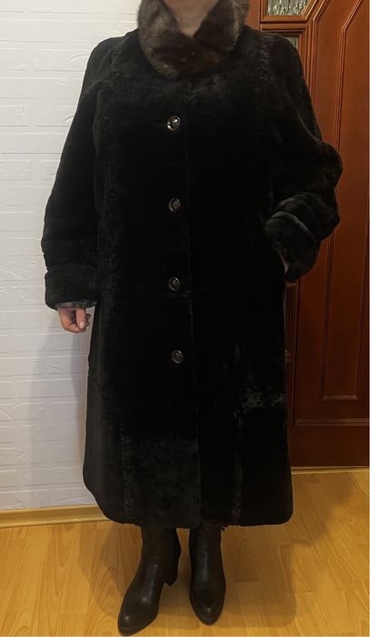 Шуба фірми Mykonos мутон