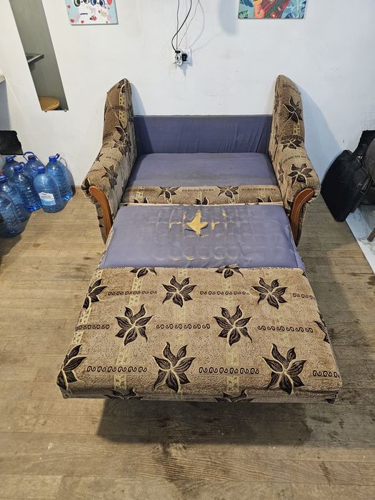 Диван ширина 132 см. довжина складений  94 см., розкладений 200 см.