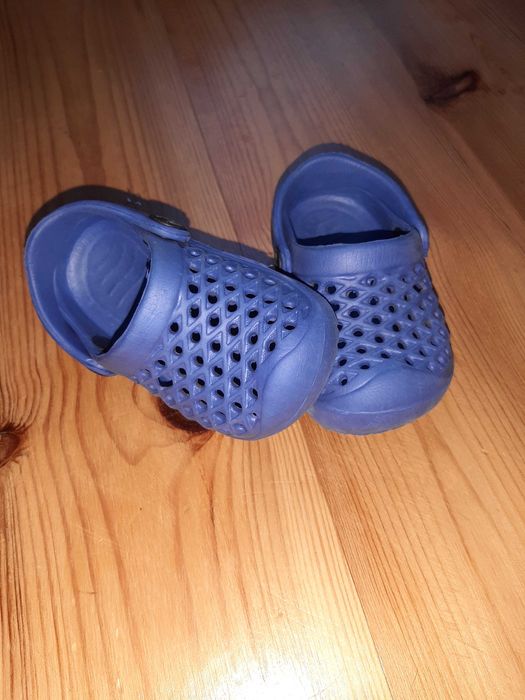 Buciki kapcie chodaki 19