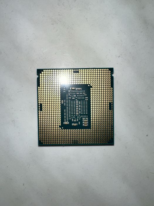 Процессор Intel i3 8100t