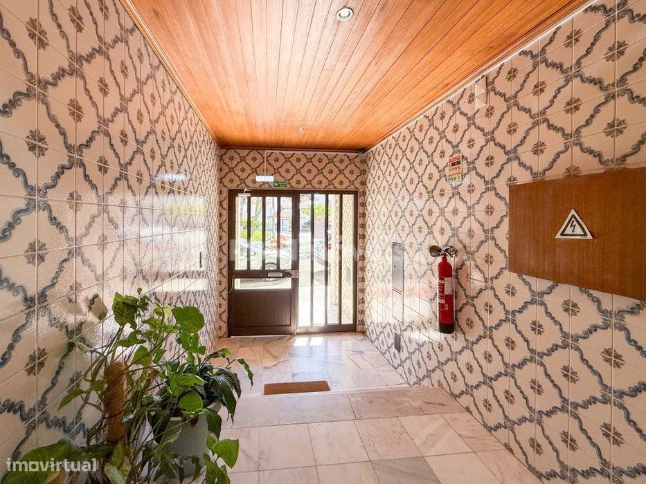 Apartamento T4 c/ Garagem e 2 Varandas - em Abrantes