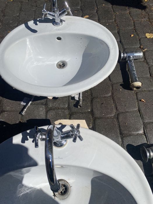 Umywalka 1 sztuka z baterią i syfonem