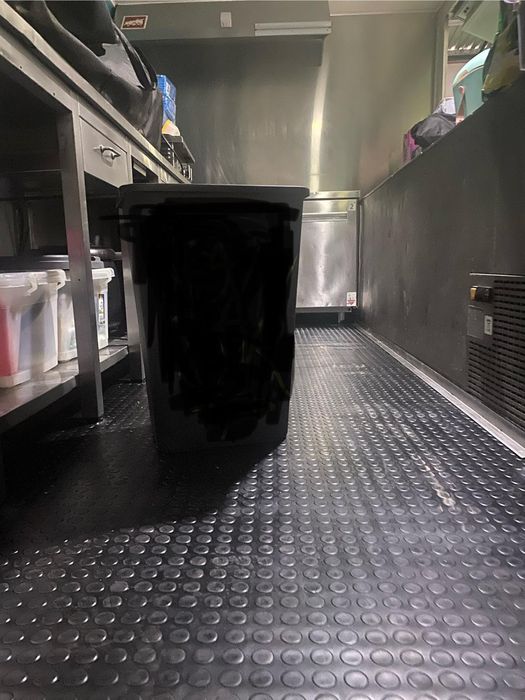 Mitsubishi Canter roulote bar Food Truckr