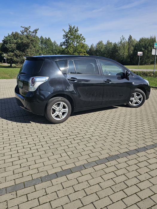 Toyota Verso 1.8b 2011r