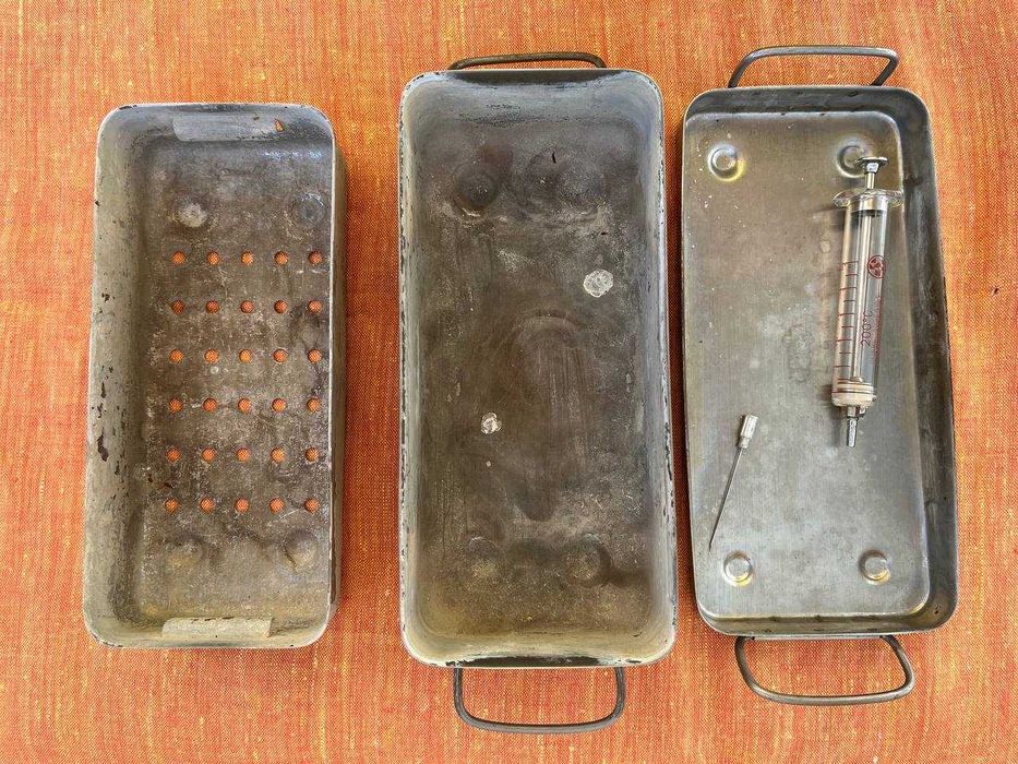 Стерилізатор і шприц