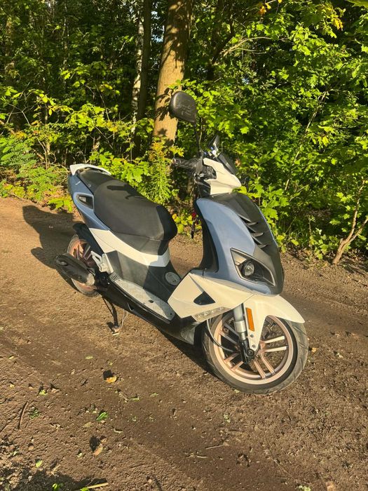 Peugeot Speedfight 4