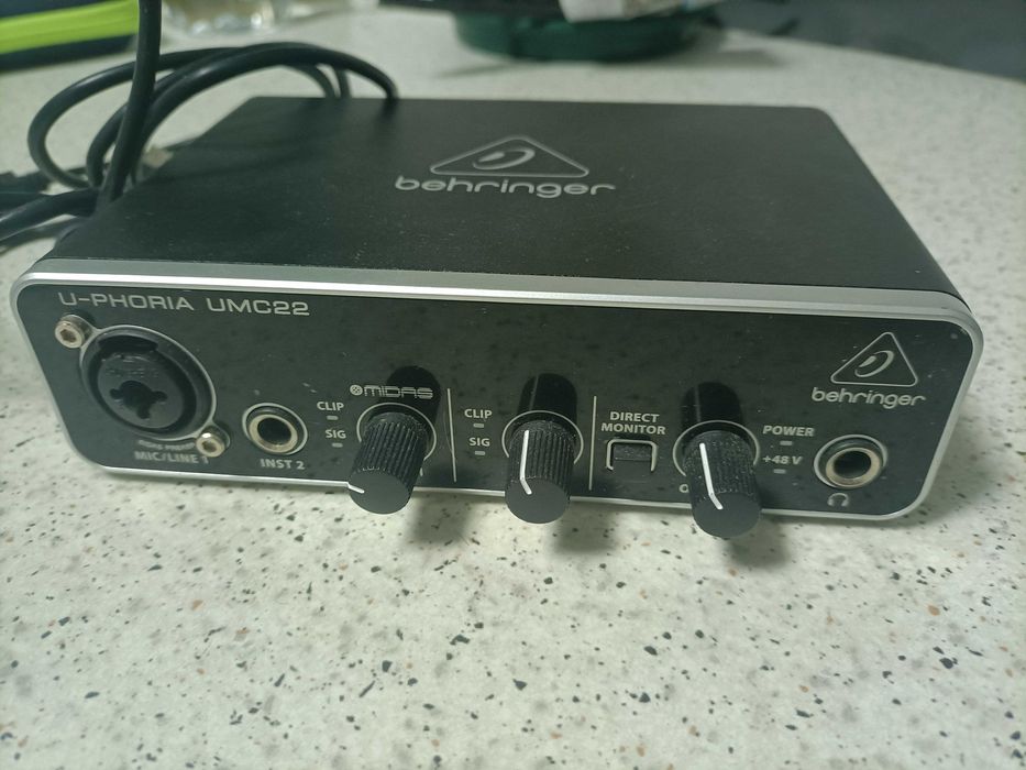 behringer u-phoria ucm22