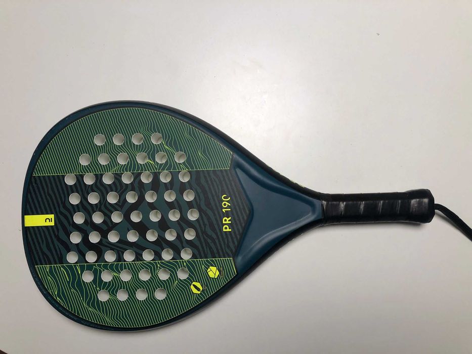 Raquete de Padel Kuikma PR 190 – Quase Nova, Usada Apenas 2 Vezes