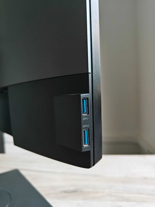 Monitor Dell U2717D