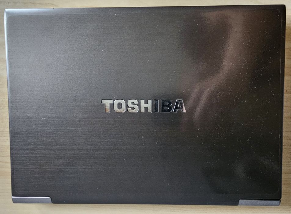Ultrabook TOSHIBA Z835-P330 - WIN 11 - 4GB RAM - Intel I3 - 128 GB SSD