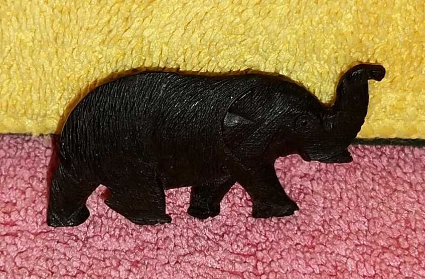 Broche / Pregador Elefante Talhado à Mão em Madeira de Ébano, Anos 40