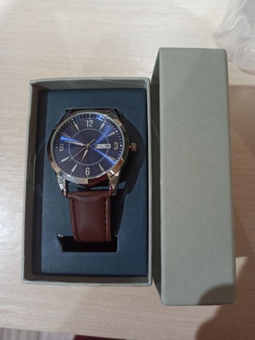 Наручний годинник F&F