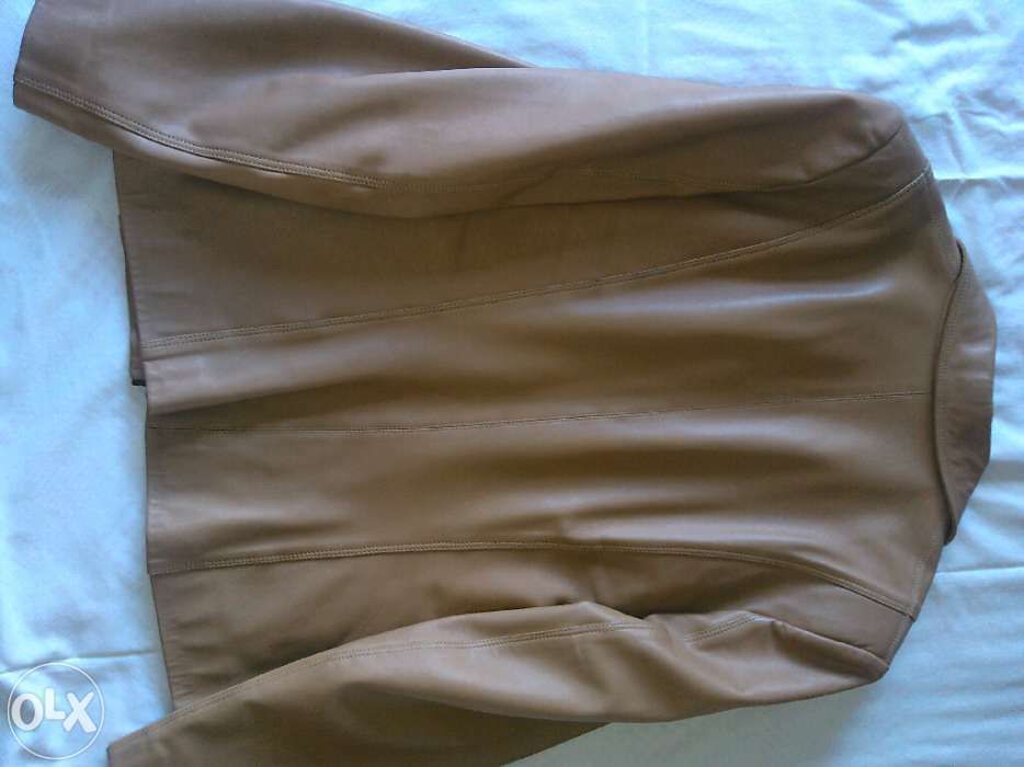 casaco cabedal cor mel, como novo.