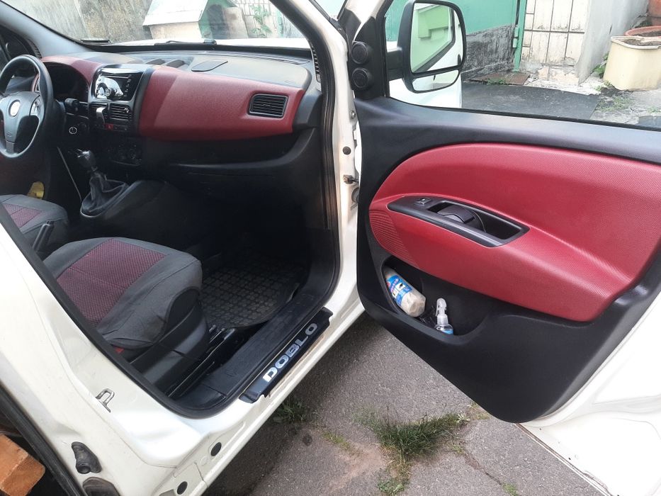 Продам Fiat добло 1.6 турбо дизель .Грузовик максимальна база.