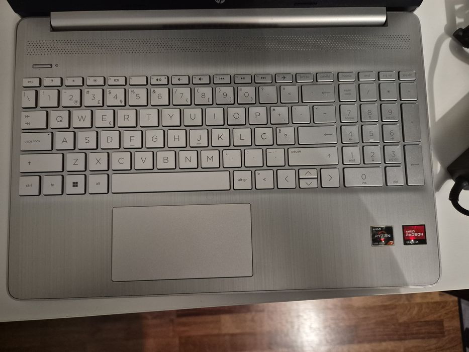 HP 15S Laptop, 15.6'' - AMD Ryzen 7 5700U; RAM: 16 GB, SSD: 512 GB64739242336003121