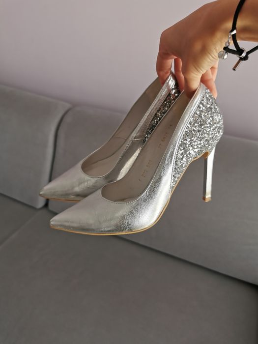 Buty szpilki srebrne