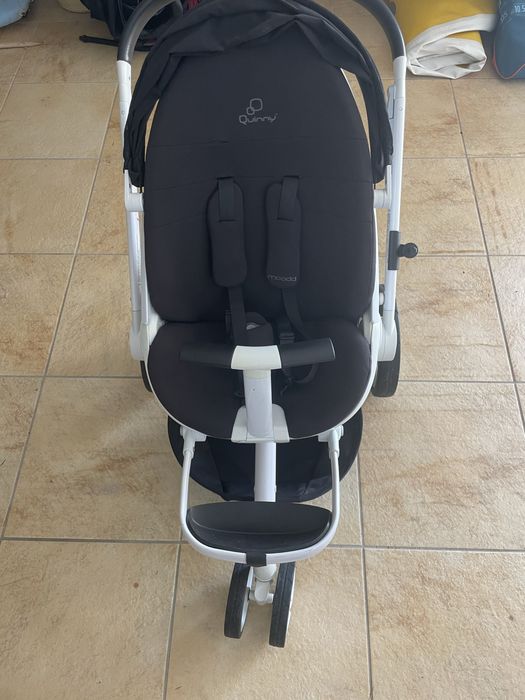 Carrinho de bebé quinny mood