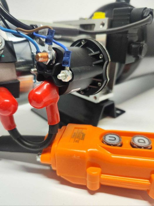Маслостанція 12V для самоскидів, платформ, гідроциліндрів асортимент