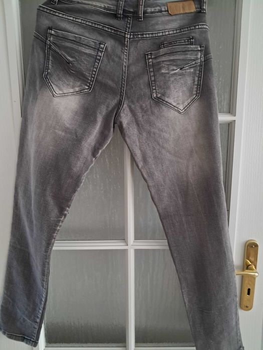 Jeansy szare z dziurami r 40/42