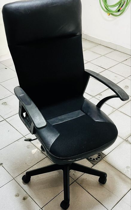 Cadeira de escritorio regulavel