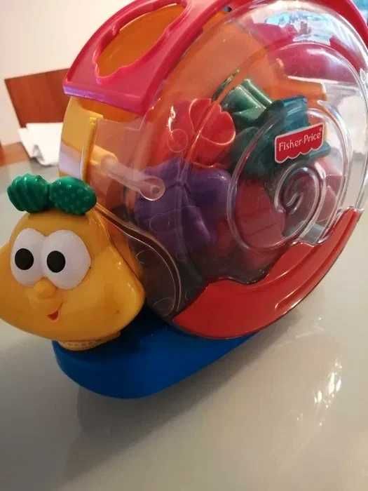 Brinquedo interativo a pilhas - Caracol*