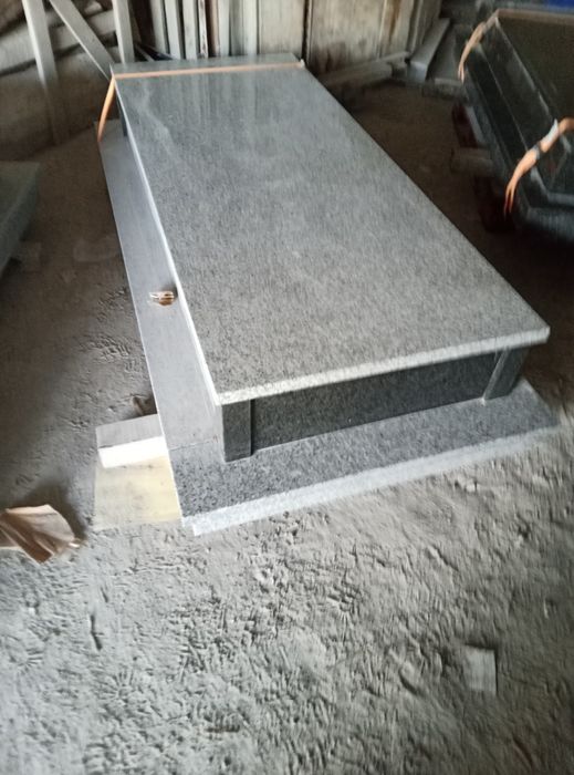 Campas granitos e mármore com lapida