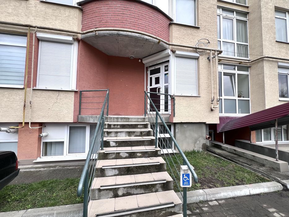 Продаж комерційного приміщення на Бамі