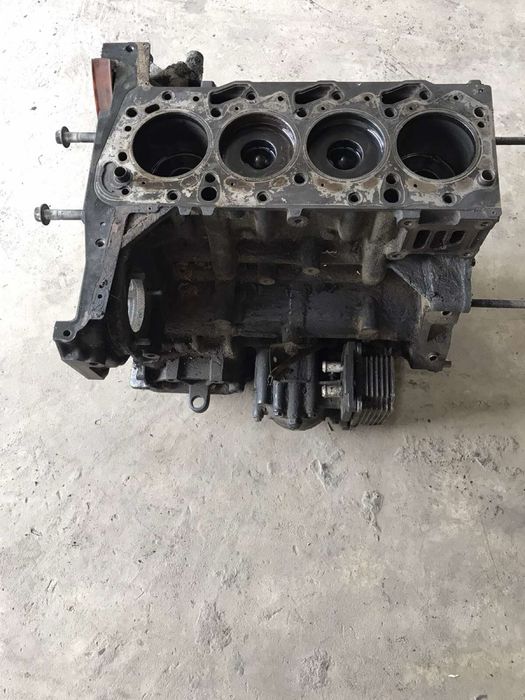 Продам нижню частину мотора (пеньок) 2,0 дизель, ,форд транзит.