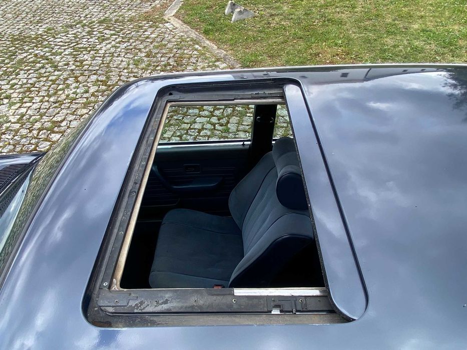 BMW E28 520i - 6 cilindros