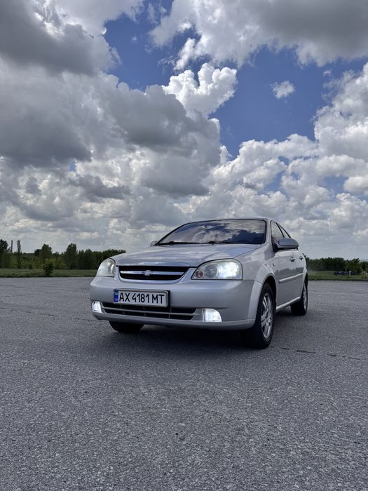 Продам лачети 1.8 газ/бенз на автомате