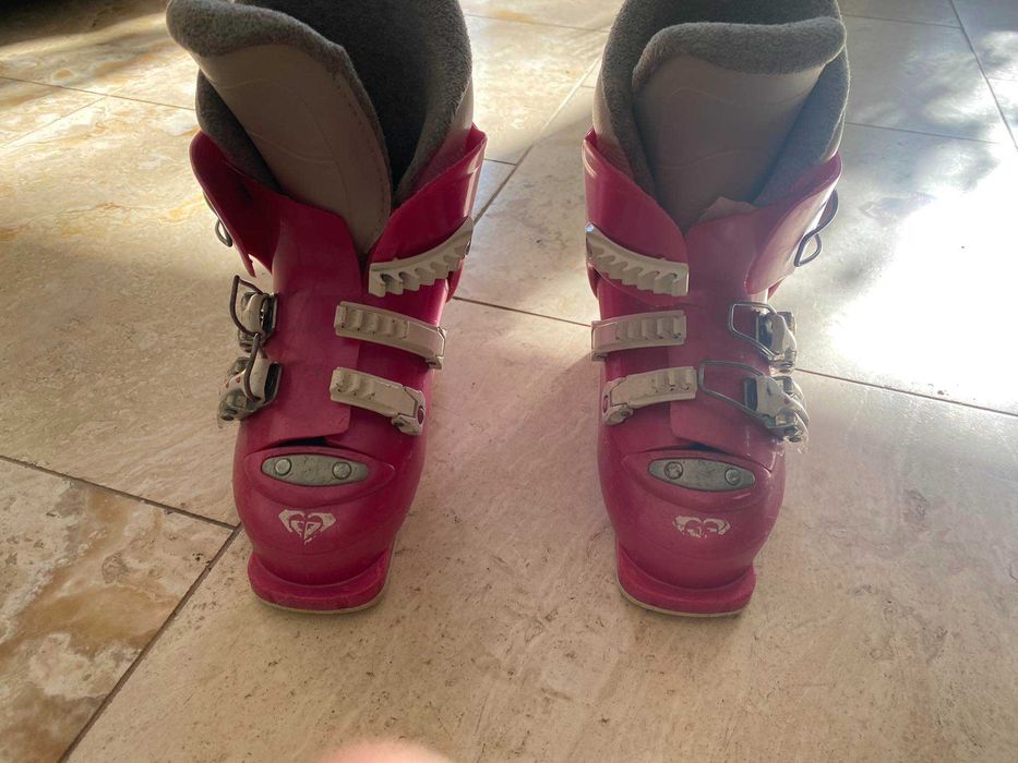 Narty z butami i kjkami