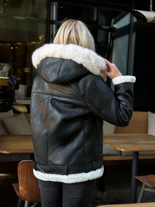 Жіноча дублянка подовжена з капюшоном